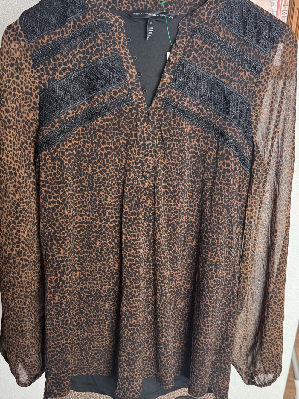 White House Black Market Women’s Size XSLeopard Print Blouse w/Black Lace Yoke